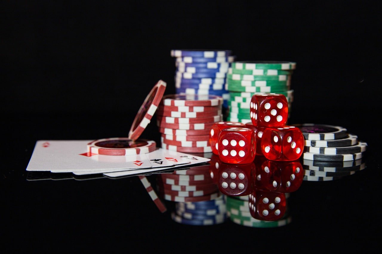il777 ဘောလုံးလောင်းကစား Myanmar National League ပွဲစဉ်ကို Live Betting ကစားနေသောပုံ